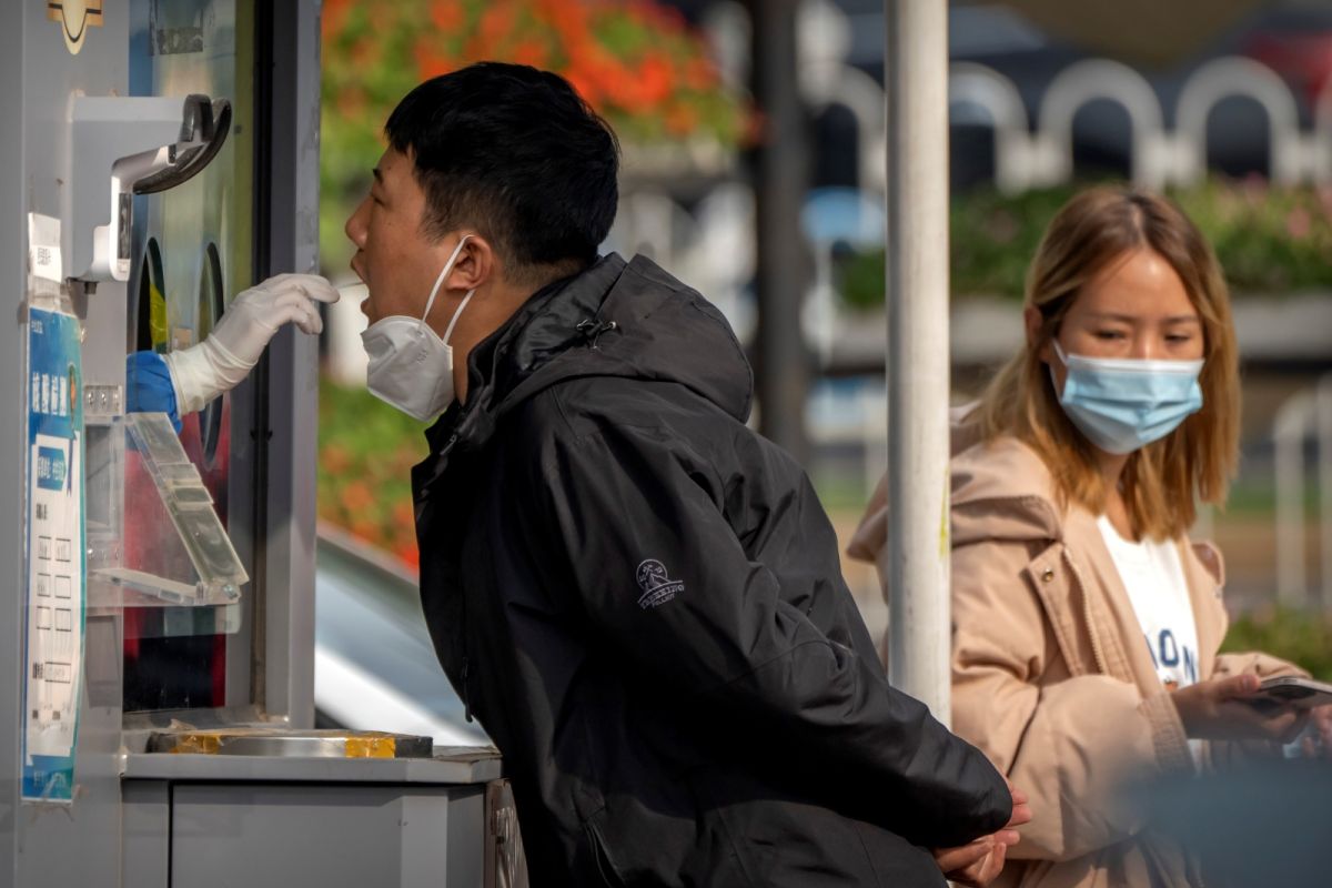 ▲中國多地的新冠疫情在十一長假後都有升溫。（圖／美聯社／達志影像）