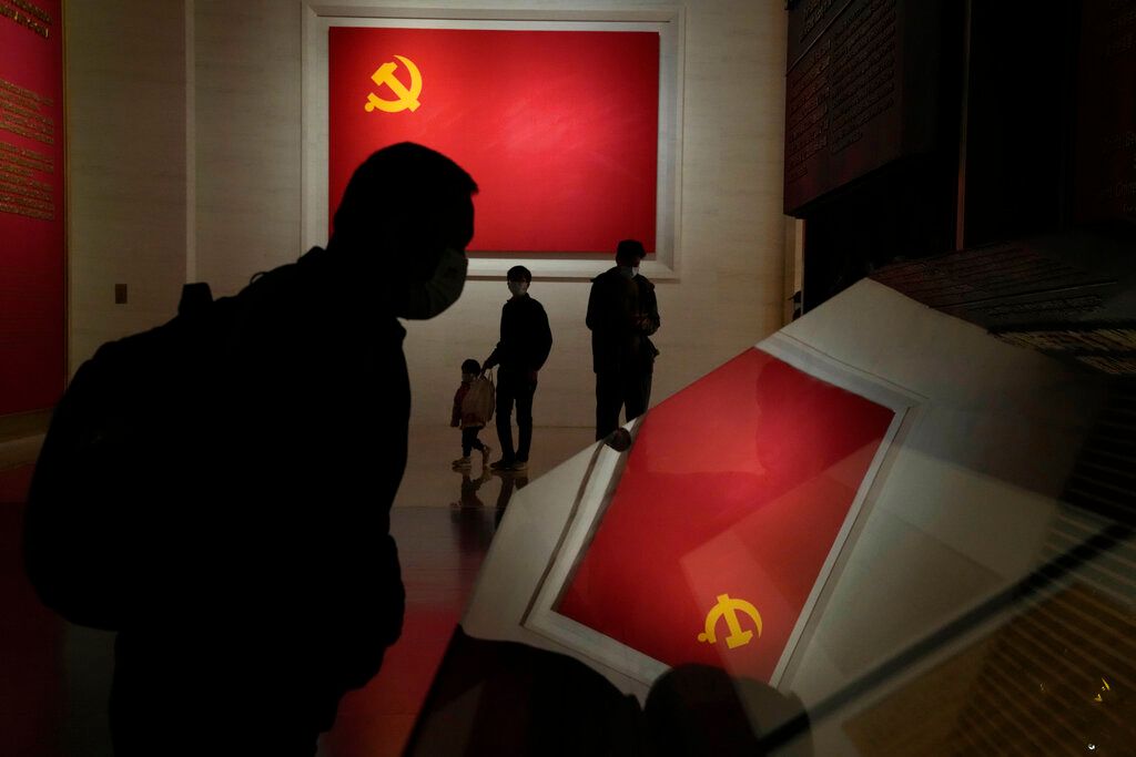 ▲由於對北京政策感到憂慮，加上過度防疫等因素影響，中國許多有錢人決定移民。（圖／美聯社／達志影像）