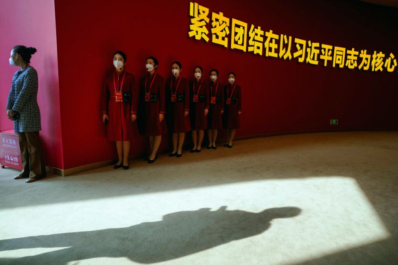 ▲外媒指出，過去10年間中國共產黨的女性黨員比例上升至29%，但政府內的女性政治菁英卻變少，且趨勢是擔任副手或象徵性職務。此外，Metoo運動被壓制也是中國女性權益面臨的重大挫折。（圖／美聯社／達志影像）