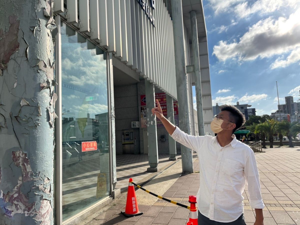 ▲新竹縣長候選人周江杰推行人友善政見，要讓大學生也有通學步道可以走。（圖/周江杰團隊提供）