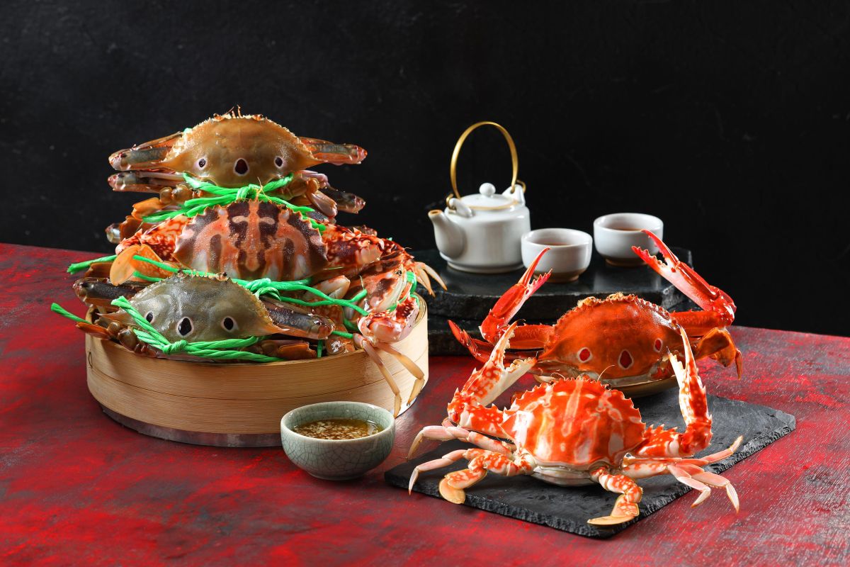 ▲「萬里蟹」首推風味鮮甜的花蟹，新北望月樓港籍名廚蘇權暉Wilson，不藏私分享螃蟹「私房料理」，在「清蒸」後只要簡單多1步驟，就把螃蟹變得更好吃！（圖／望月樓提供）