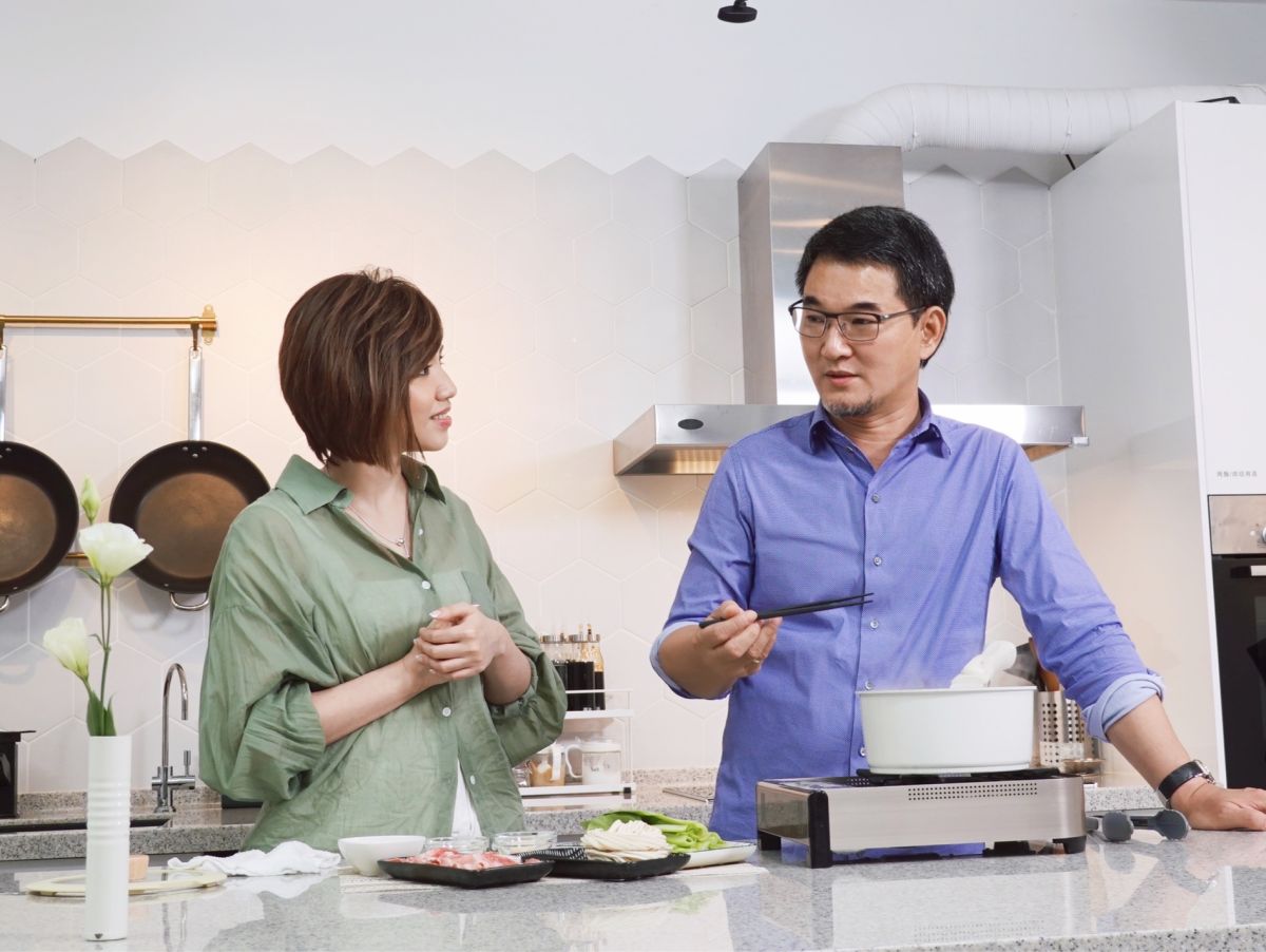 ▲劉建國於民進黨網路節目《一碗麵的時間》中，與黃彩玲對談，坦言這次參選「是我一人對抗整個張家」。（圖／民進黨提供）