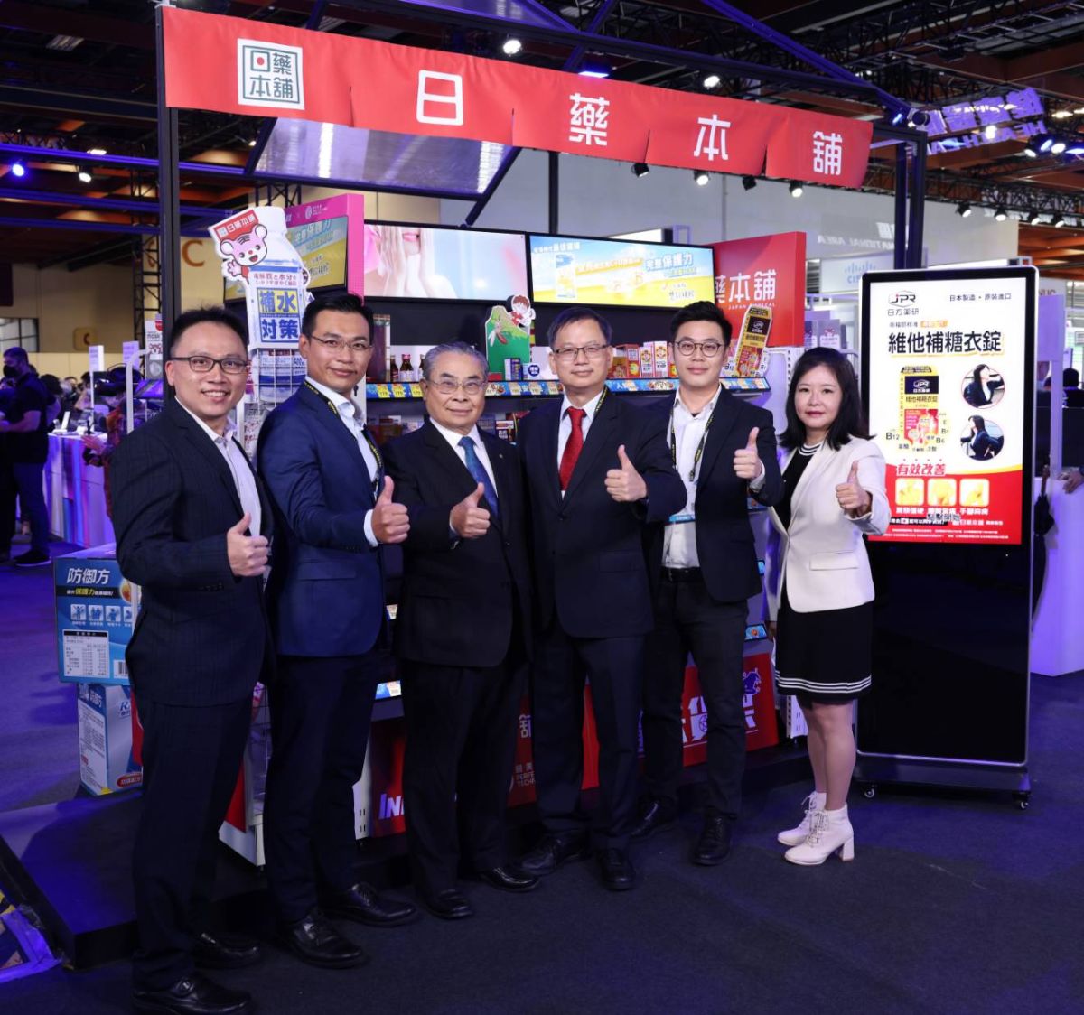 ▲群創光電「AI藥師」聰明UI介面，消費者不但長知識，互動沉浸式選購滿足消費者自主選購成就感。（圖／群創提供）