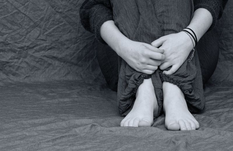 ▲女大生父親透露，女兒今年暑假返家便出現異常之舉，過去待在房間時都會關門，但今年暑假卻一直讓房門保持敞開。（示意圖／翻攝自Pixabay）