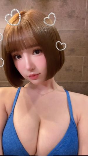 ▲元元擁有豐滿好身材,曾說應該是遺傳媽媽。(圖/翻攝自元元臉書) ▲元元擁有豐滿好身材,曾說應該是遺傳媽媽。(圖/翻攝自元元臉書)