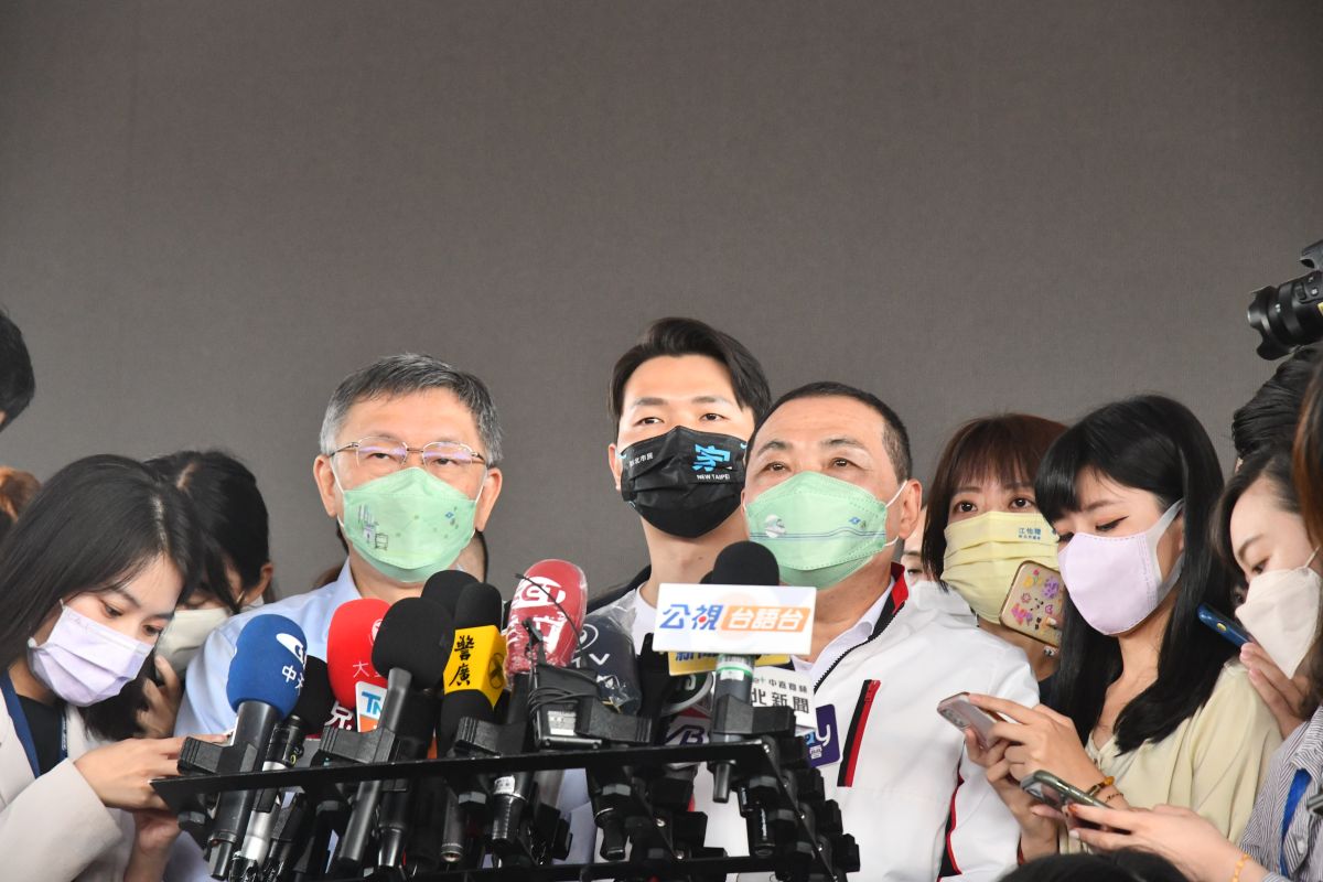 侯友宜出席捷運新北樹林線CQ890區段標工程開工動土典禮以「好好做事吧！」回應與柯文哲2024競合關係。（圖 ／記者吳嘉億攝，2022.10.14）