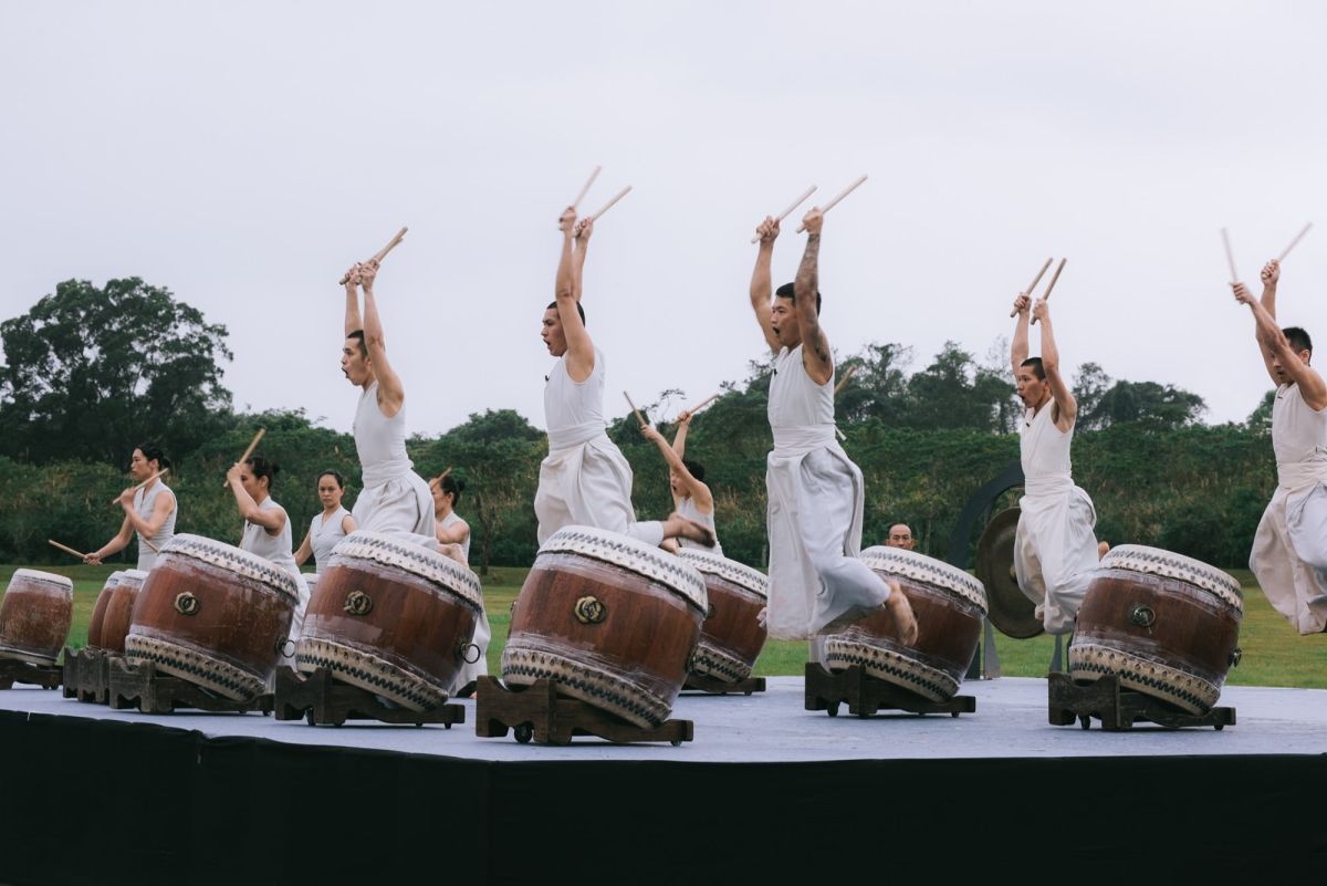 ▲中友百貨歡慶30周年，特別企畫一場優人神鼓森林音樂會，結合鼓樂與大自然，是一次特別的體驗。（圖／中友百貨提供）     