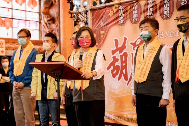 ▲蔡英文出席祈福儀式，肯定陳時中過往擔任指揮官的防疫成果。（圖／陳時中辦公室提供）