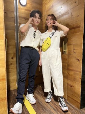 ▲KK感謝陳明珠(右)的鼓勵。(圖/LiTV、力行娛樂提供) ▲KK感謝陳明珠(右)的鼓勵。(圖/LiTV、力行娛樂提供)