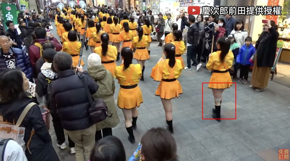 ▲ 橘色惡魔「義肢女孩」展現堅強鬥志精神，透過訓練融入團隊完全不違和！（圖/慶次郎前田YouTube）