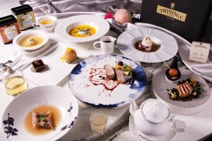 台北士林萬麗酒店-萬麗軒「唐寧茶精選套餐—花月宴」 ▲熱愛追劇的士林萬麗酒店萬麗軒主廚王嘉傑將超紅古裝《夢華錄》中的「花月宴」結合菜色搬上桌,最特別的是每一道菜都有使用英式唐寧茶入菜。(圖/士林萬麗酒店提供)