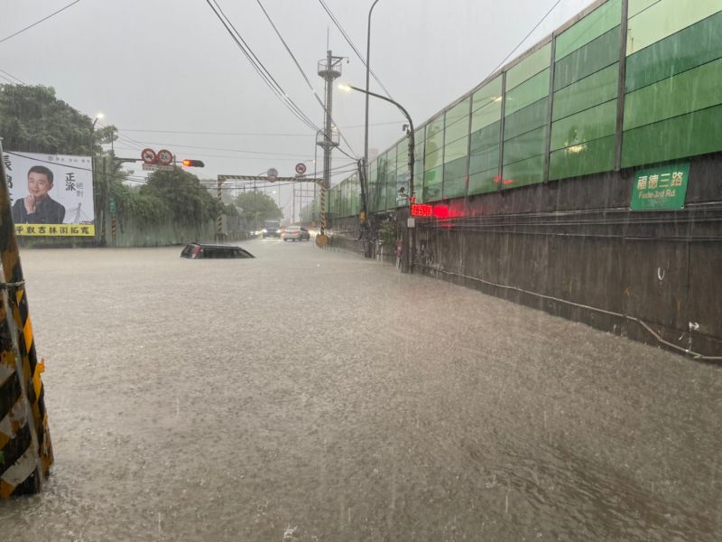 尼莎颱風擾台　4處災阻路段最遲18日中午搶通