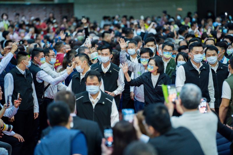 ▲蔡英文近來幾乎每周四都回到新北市力挺林佳龍,林的選情也持續看漲。(圖/林佳龍辦公室提供)
