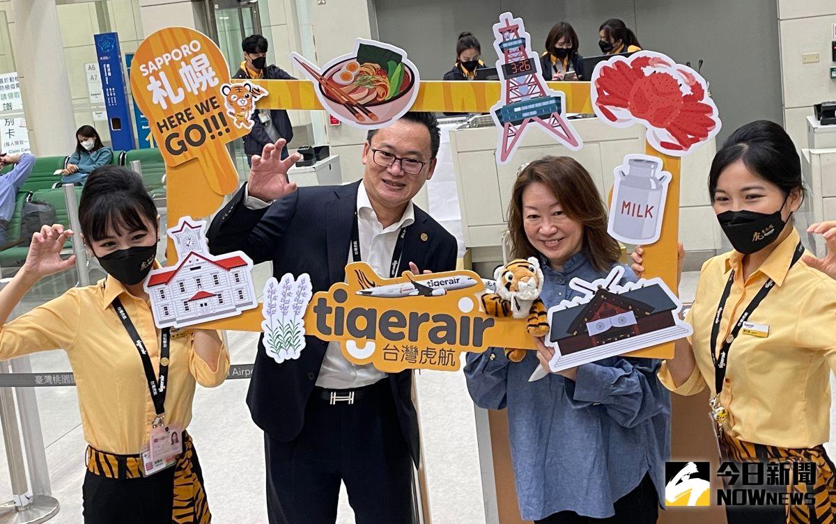 ▲虎航董座陳漢銘（左二）回應，「如果只想著獲利，在生意上不是個正確的走向」。（圖／記者黃仁杰攝,2022.10.17）