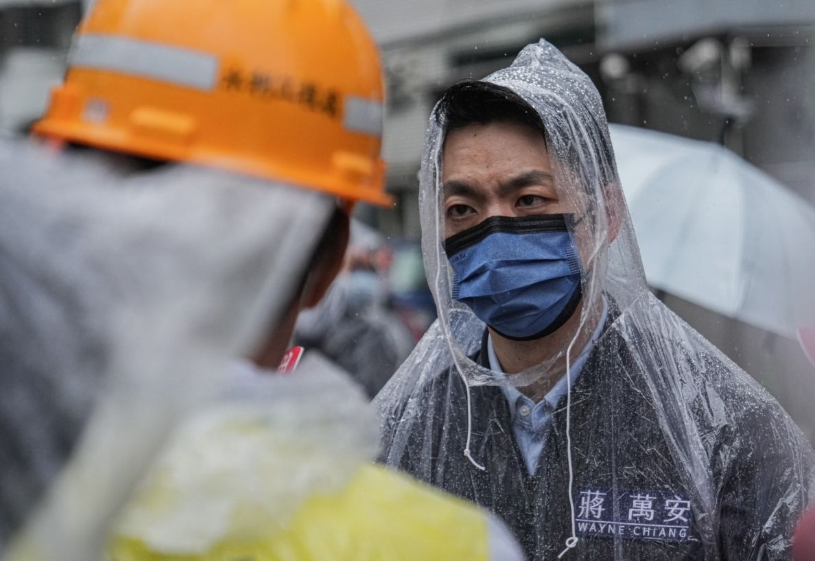 ▲蔣萬安今日赴內湖大溝溪生態園區了解昨晚災害應變情況。（圖／蔣萬安辦公室提供）