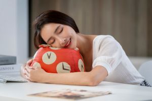 瘋掉!麥當勞X哆啦A夢「祕密道具抱枕」 10/19搶縮小燈 ▲Q萌「時光布」到底包有什麼秘密好蓬軟。(圖/台灣麥當勞提供)