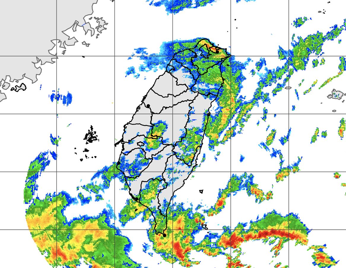 ▲連日來為北台灣帶來劇烈降雨的共伴效應逐漸趨緩，氣象局預估，今晚起北部地區雨勢可望緩和許多，週三有機會看見陽光露臉。（圖／翻攝中央氣象局官網）