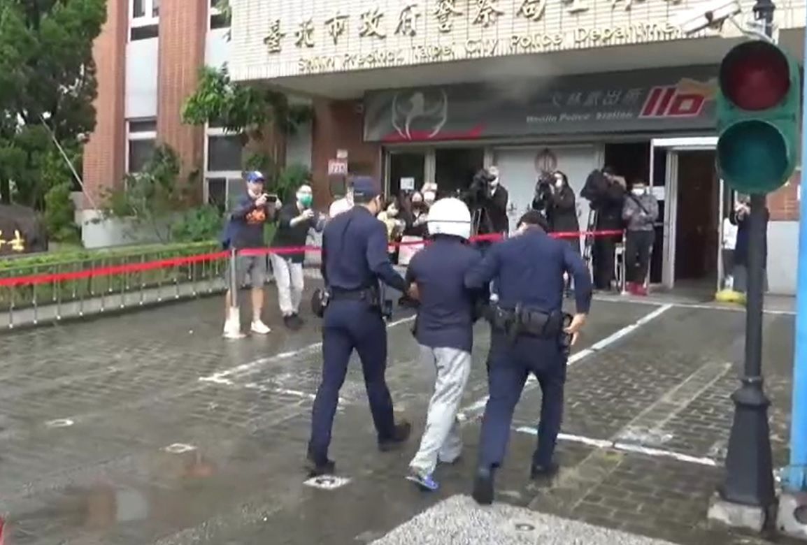 ▲陳男涉嫌殺害馬國女大生，目前遭檢方羈押，而死者最新驗屍報告出爐，與陳男的供詞並不相符。（圖／翻攝畫面）  