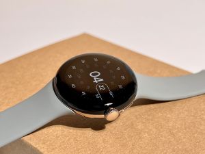 ▲Google Pixel Watch智慧錶開箱。（圖／記者周淑萍攝）