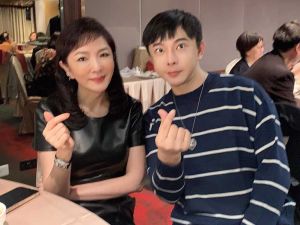 ▲何麗玲(左)和陳孝志在餐會合影。(圖/翻攝自陳孝志臉書) ▲何麗玲(左)和陳孝志在餐會合影。(圖/翻攝自陳孝志臉書)