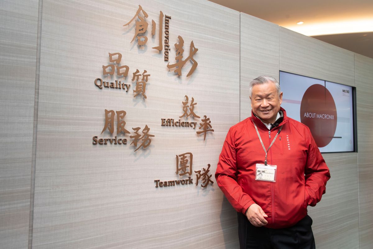 ▲旺宏電子今（18）日宣布家庭日因疫情停辦，但每位員工將發12000元獎勵金。圖為旺宏董事長吳敏求。（圖／旺宏提供）