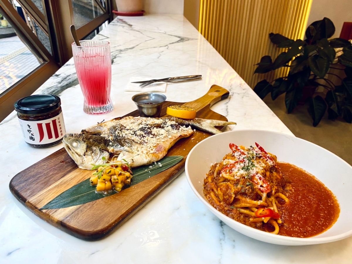 ▲「全台北最好吃」的手工義大利麵PASTAIO，聯手知名料理YouTuber廚佛瑞德Fred，打造「三秒入魂」、中西結合的「憤怒麻辣麵」、「辣烤午仔魚」兩道獨家餐點，香麻沁汗，挑戰大眾嗜辣程度。（圖／記者蕭涵云攝）