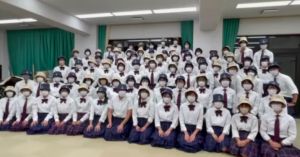 ▲日本橘高校小惡魔們錄製影片，向台灣道感謝（圖／翻攝自李厚慶臉書）