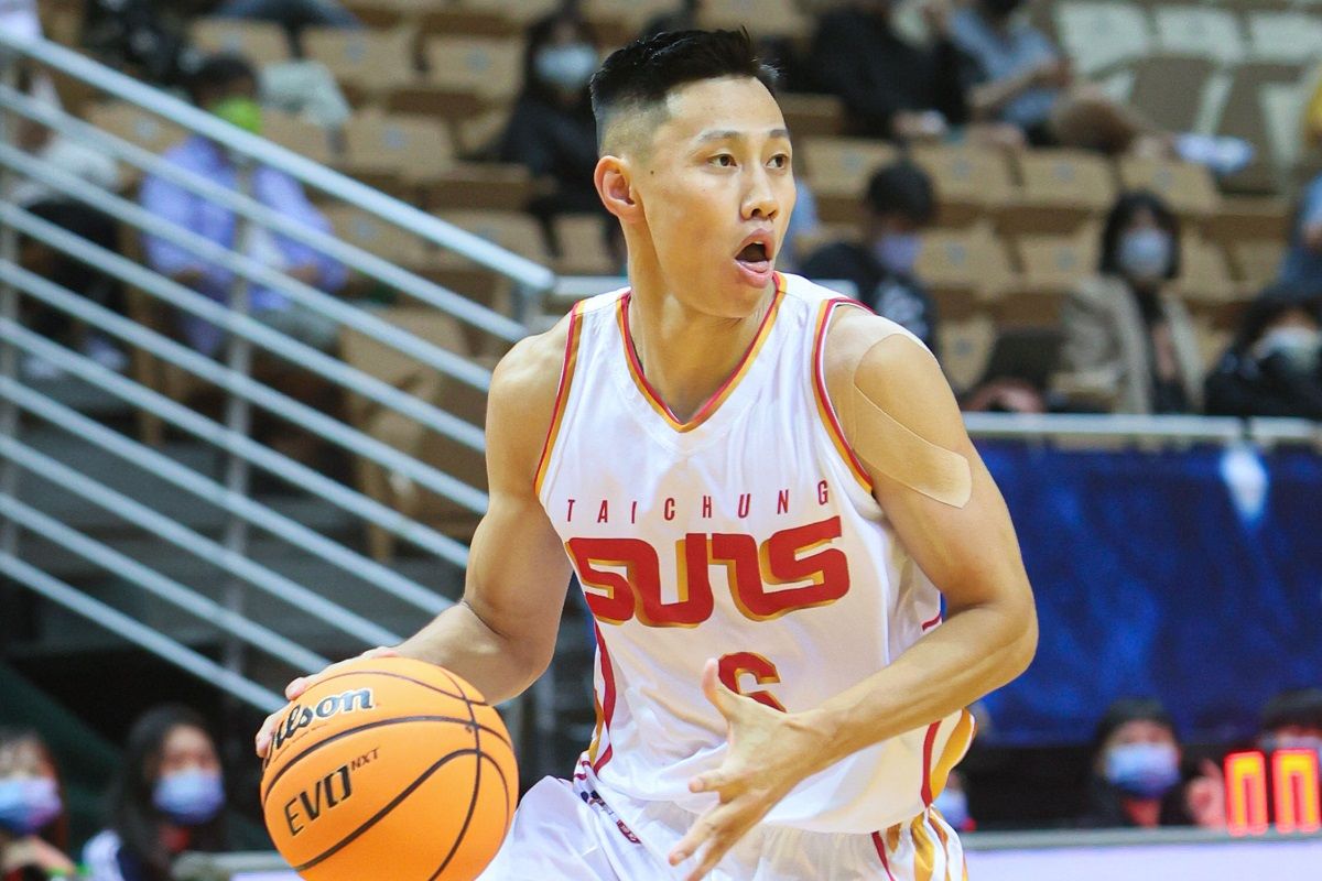 ▲之前效力於T1臺中太陽的蒙古外籍生白薩，轉戰獵鷹後也將維持特案外籍生身份。（圖／記者林柏年攝 , 2020.03.22）