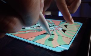 ▲Apple Pencil 最多可在距顯示器上方 12 公釐時被偵測到，方便使用者在標示記號前先行預覽。（圖／官方提供）