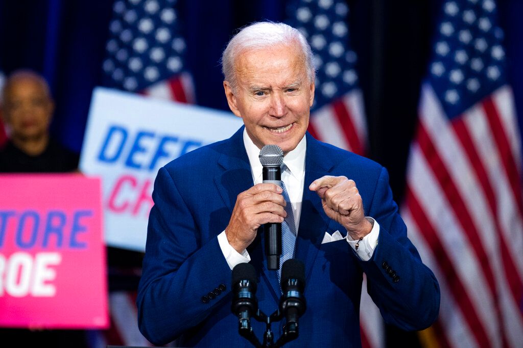 ▲美國總統拜登批評對手共和黨，因共和黨暗示在國會期中選舉後，美國可能會削減對烏克蘭的資助。資料照。（圖／美聯社／達志影像）