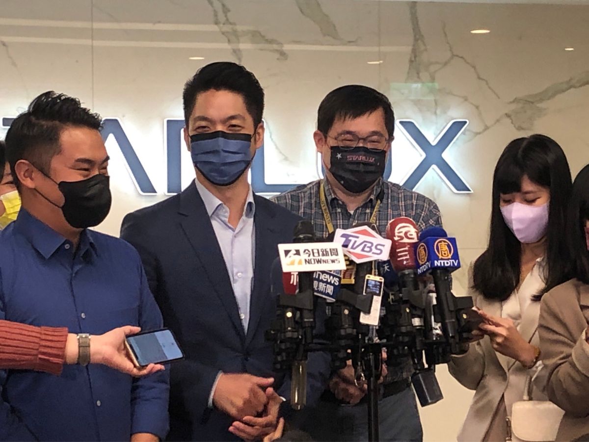 ▲陳時中座車遭報前往勘災時違停又闖紅燈，蔣萬安今受訪批不好的示範。（圖／記者嚴俊強攝，2022.10.19）