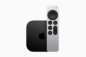 ▲Apple TV 4K雖機體縮小了一點，不過搭載以A15仿生晶片為核心，讓此裝置更加強大、能源效率也更高，CPU 性能與前一代相比最快可達 50%。