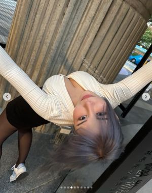 ▲下腰也難不倒泥泥學姊。(圖/翻攝自泥泥學姊IG) ▲下腰也難不倒泥泥學姊。(圖/翻攝自泥泥學姊IG)