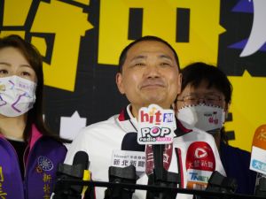 對於館長直播與林佳龍談市長與總統二選一,侯友宜受訪回應「2022新北市長請支持侯友宜」。(圖 /記者吳嘉億2022.10.20) ▲對於館長直播與林佳龍談市長與總統二選一,侯友宜受訪回應「2022新北市長請支持侯友宜」。(圖 /記者吳嘉億2022.10.20)