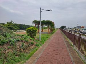 筏子溪水岸廊道延伸烏日 預明年6月完工 ▲筏子溪門戶迎賓水岸廊道(圖/柳榮俊攝2022.10.20)