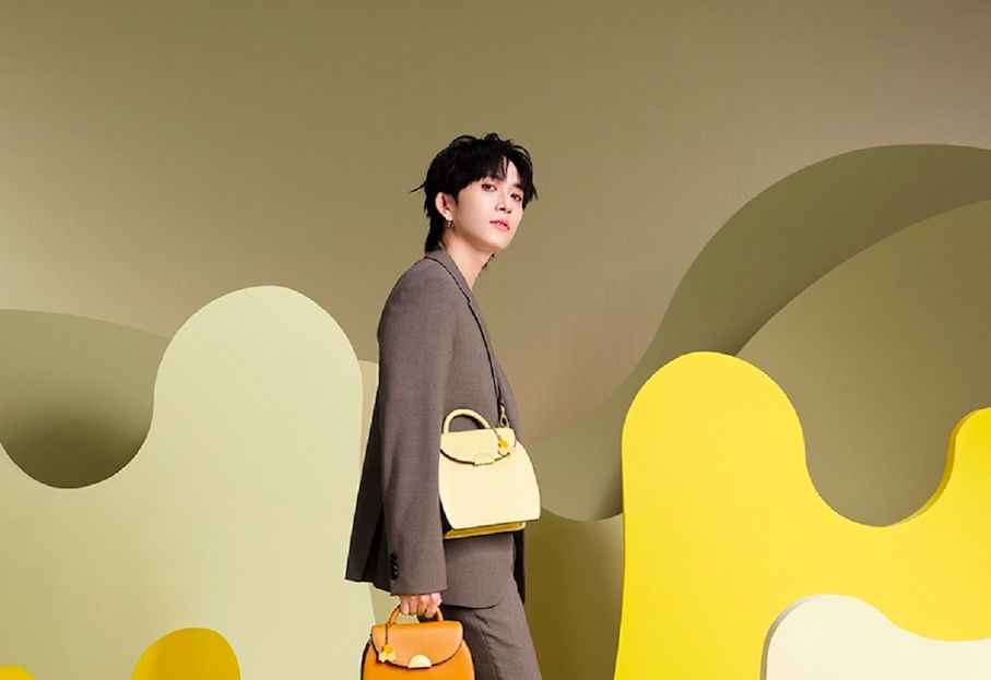 ▲邱鋒澤預告明年會在香港開唱，近來還擔任女性包包品牌代言人。（圖／S'AIME東京企劃提供）