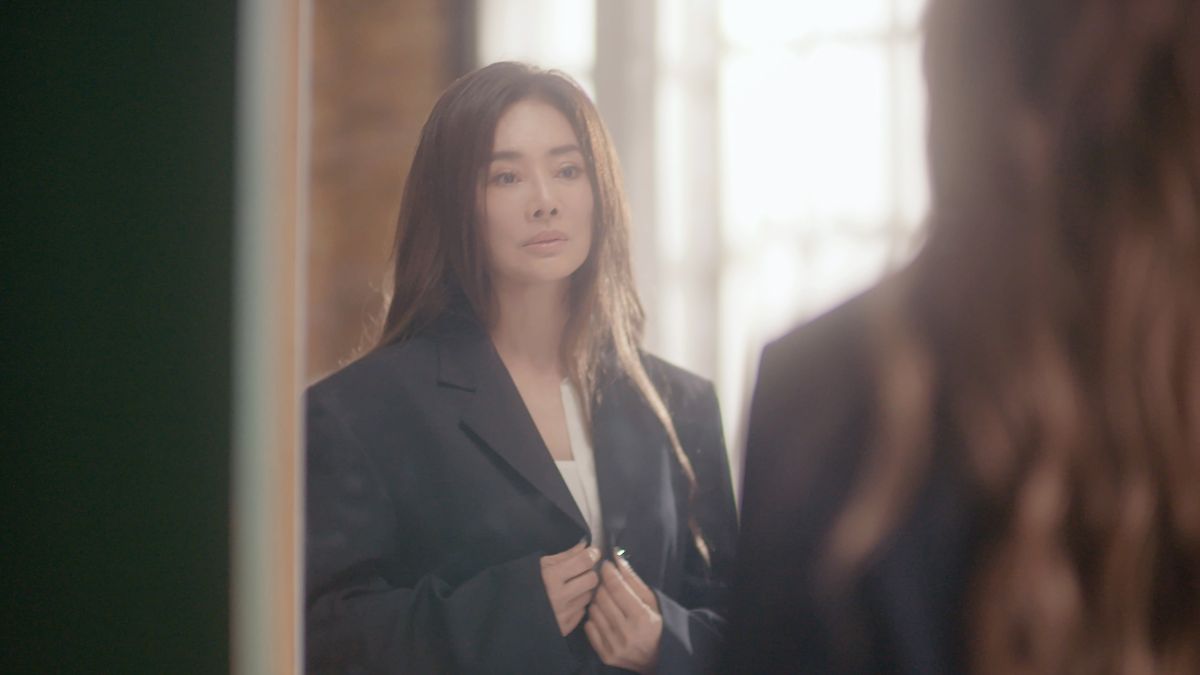 ▲Rita彎腰扯到舊傷，當場倒地不起。（圖／艾迪昇傳播提供）