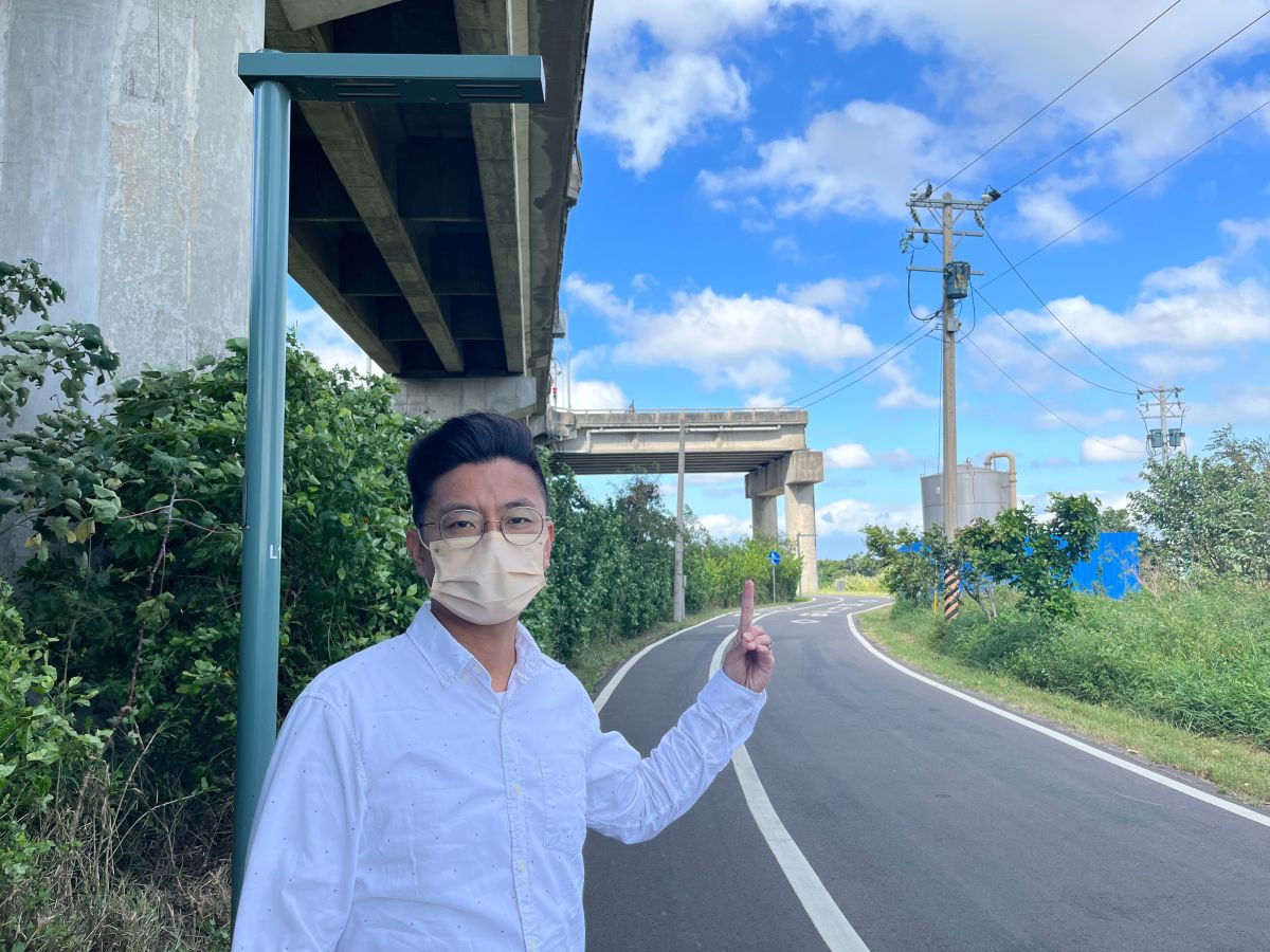 ▲新竹縣長候選人周江杰批評，台一線替代道路喊了多年仍未動工。（圖/周江杰團隊提供）