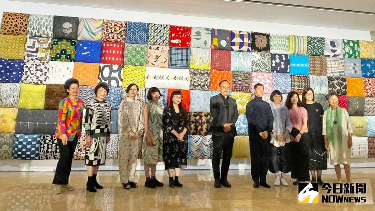 ▲《minä perhonen /皆川明 つづく》展覽亮點之一「雲」一展105件品牌紡織設計。（圖／記者陳美嘉攝，2022.10.20）