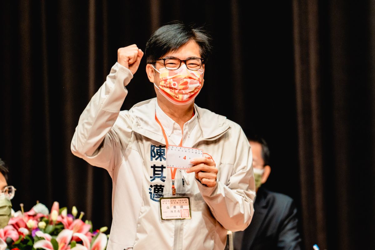 ▲今（21）日進行高雄市長候選人號次抽籤，現任高雄市長陳其邁抽中4號。（圖／陳其邁競辦提供）