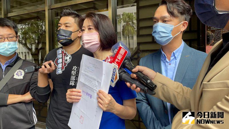 ▲台北市議員王鴻薇(中)、桃園市議員候選人謝克洋(左)、文傳會副主委暨張善政競辦新媒體部總監練鴻慶(右)(圖/記者潘千詩攝,2022.10.21)