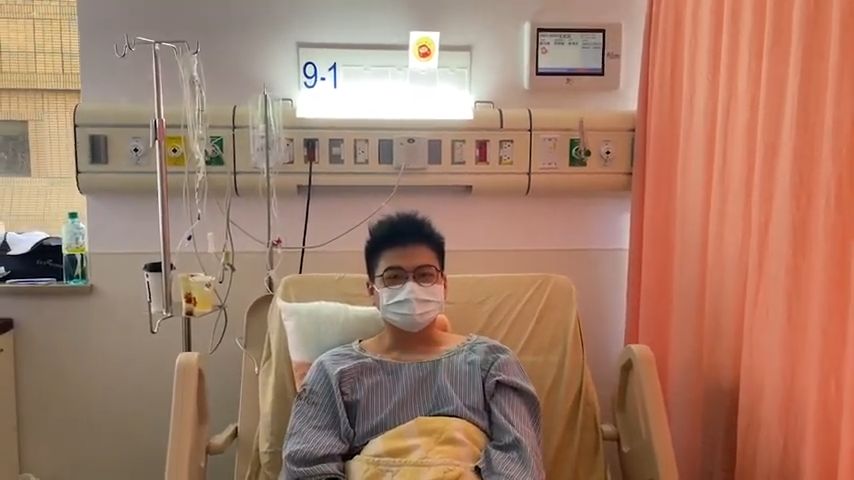 ▲萬華分局龍山所警員王友廷，在萬華槍擊案中受傷，還在醫院休養的他向外界報平安，並還原當下事發經過。（圖／翻攝畫面）