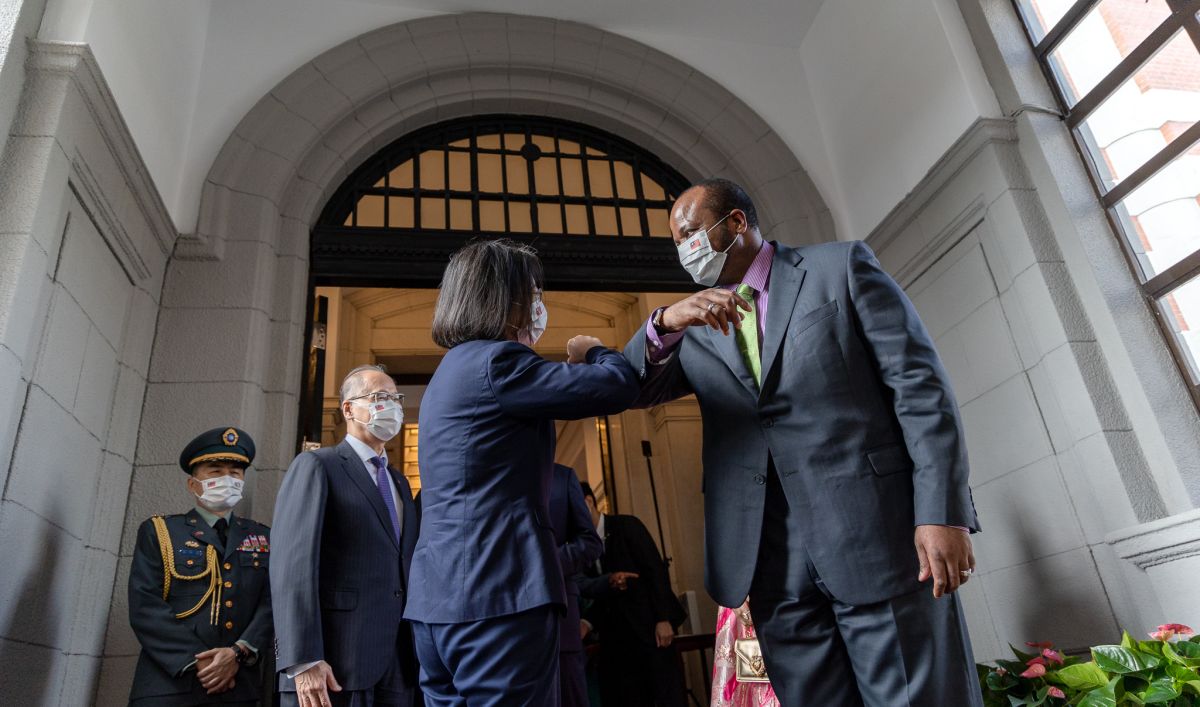 ▲史瓦帝尼王國國王恩史瓦帝三世來訪，總統蔡英文以軍禮歡迎、國宴款待。（圖／總統府提供）