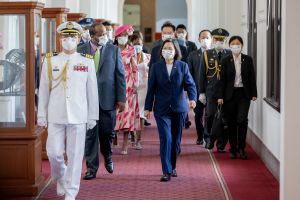 史瓦帝尼王國國王恩史瓦帝三世來訪,總統蔡英文以軍禮歡迎、國宴款待。(圖/總統府提供) ▲史瓦帝尼王國國王恩史瓦帝三世來訪,總統蔡英文以軍禮歡迎、國宴款待。(圖/總統府提供)