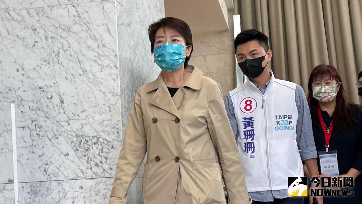 ▲針對連勝文暗酸「投機」，台北市長候選人黃珊珊22日隨即反擊，反嗆連勝文「一天到晚講別人，先看看自己為什麼丟掉人民的信任。」（圖／記者丁上程攝，2022.10.22）