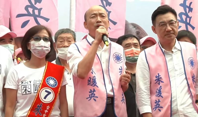 ▲韓國瑜指綠委對他「霹哩啪拉講一頓」,不是人民想看到的政治。(圖/朱暖英提供,2022.10.22)