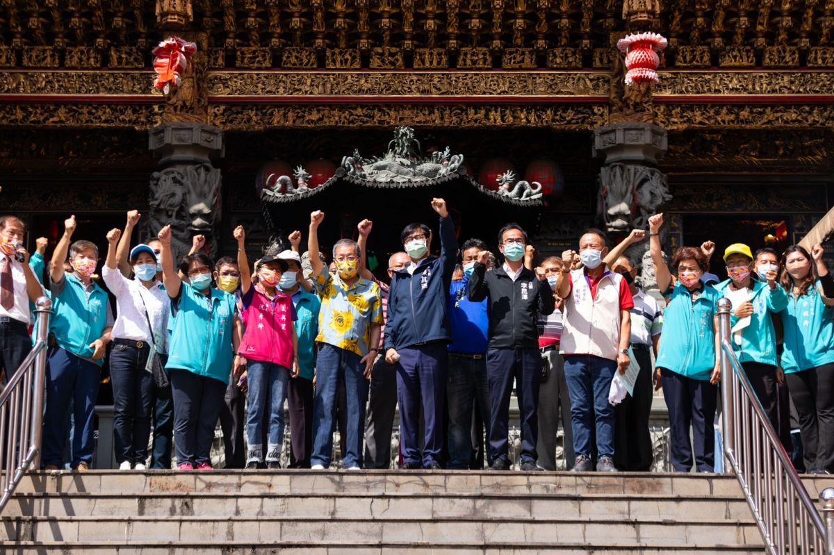 ▲玉皇宮陳其邁後援會會長玉皇宮主委許文良表示，「其邁所做的事情，天公知道，相信大家也都知道」。他呼籲出席的里長把里內的票催出來，來支持最為在地打拚的市長。(圖／陳其邁再拚四年競選辦公室提供)