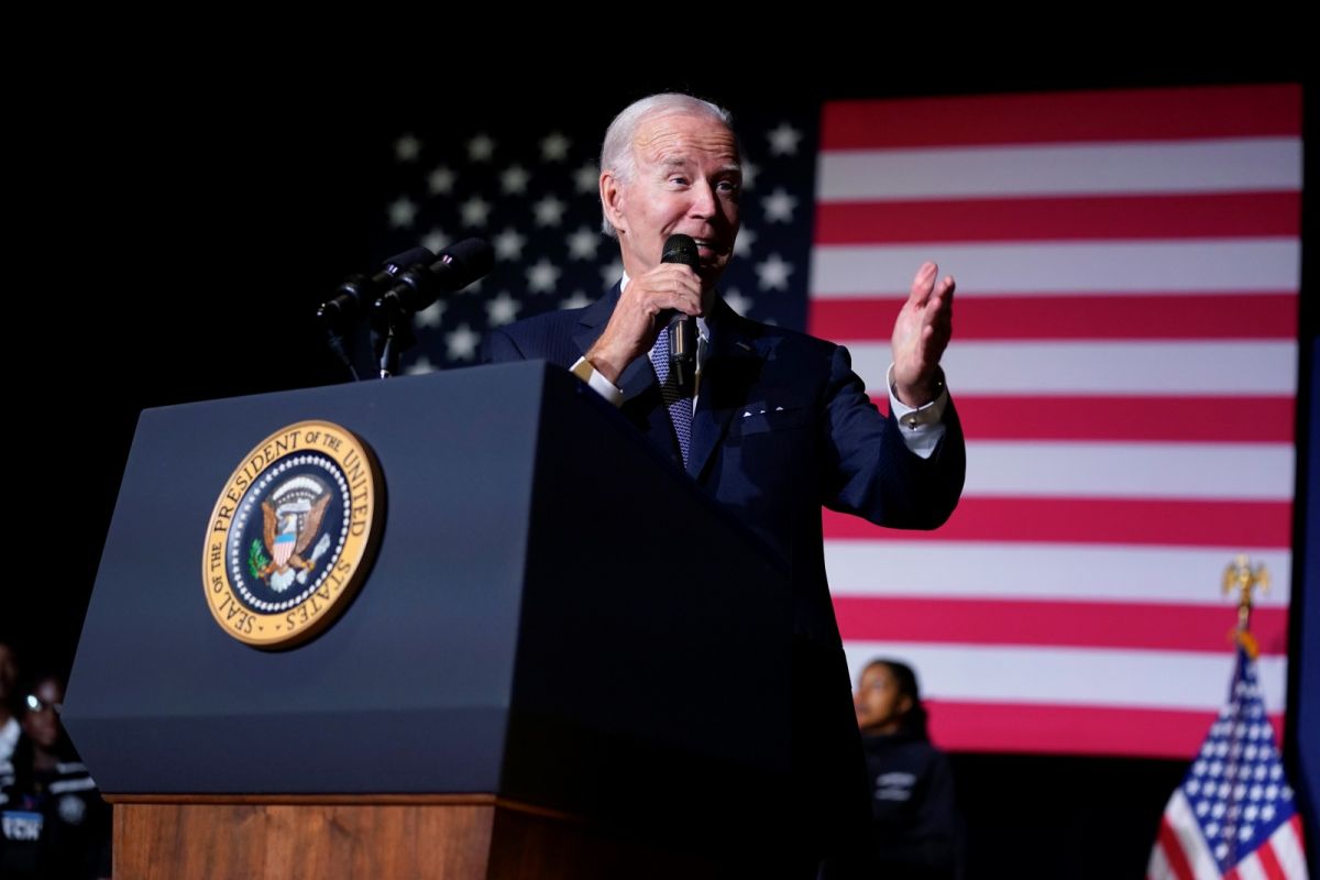 ▲美國總統拜登預測，期中選舉最後一刻將轉向對民主黨有利，並說經濟正逐步好轉。（圖／美聯社／達志影像）