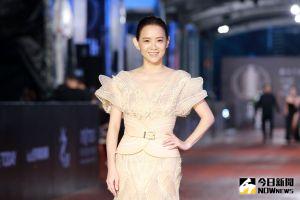 ▲曾寶儀穿粉色鳳凰裝,展現高級時尚。(圖/NOWnews攝影中心) ▲曾寶儀穿粉色鳳凰裝,展現高級時尚。(圖/NOWnews攝影中心)