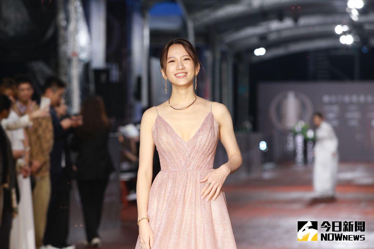 ▲范宸菲辣曬立體雙U。（圖／NOWnews攝影中心）